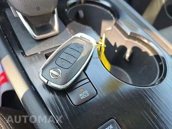 2025 Nissan Rogue SV - miniatura 8