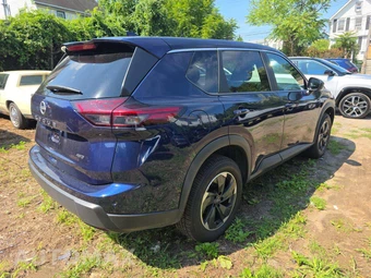 2025 Nissan Rogue SV - miniatura 3