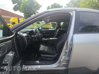 2025 Nissan Rogue SV – miniatura 3