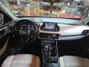 2025 Nissan Rogue SV – miniatura 8