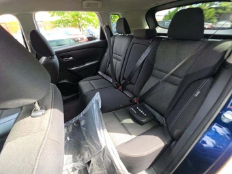 2025 Nissan Rogue SV – miniatura 13