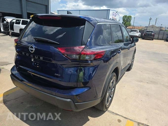 2025 Nissan Rogue SV – miniatura 3