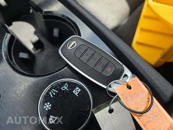2025 Nissan Rogue SV – miniatura 8
