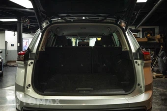 2025 Nissan Rogue SV - miniatura 7