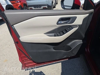 2025 Nissan Rogue SV - miniatura 9