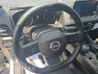 2025 Nissan Rogue SV - miniatura 10