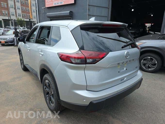 2025 Nissan Rogue SV - miniatura 2