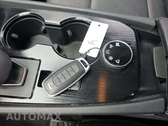2025 Nissan Rogue SV - miniatura 8