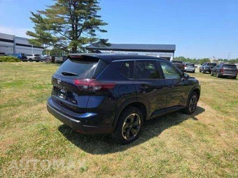 2025 Nissan Rogue SV - miniatura 3