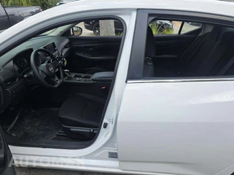 2025 Nissan Sentra S – miniatura 6
