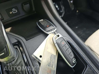 2025 Nissan Sentra S – miniatura 5