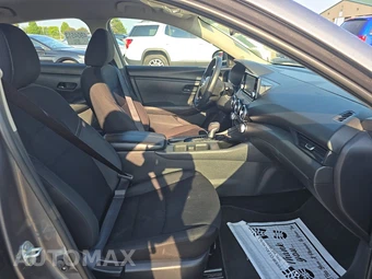 2025 Nissan Sentra S – miniatura 8