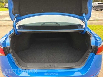 2025 Nissan Sentra SR – miniatura 11