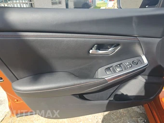 2025 Nissan Sentra SR – miniatura 9