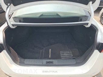2025 Nissan Sentra SR – miniatura 16