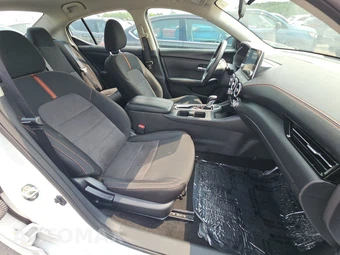 2025 Nissan Sentra SR – miniatura 8