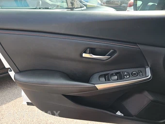 2025 Nissan Sentra SR – miniatura 9