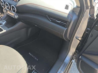 2025 Nissan Sentra SR - miniatura 16