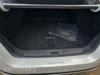 2025 Nissan Sentra SR - miniatura 16