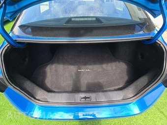2025 Nissan Sentra SR – miniatura 11