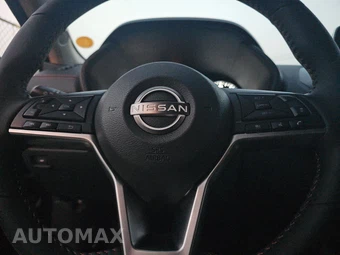 2025 Nissan Sentra SR - miniatura 10
