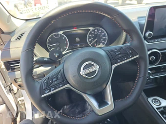 2025 Nissan Sentra SR – miniatura 10