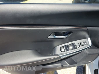 2025 Nissan Sentra SR – miniatura 9