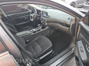 2025 Nissan Sentra SV – miniatura 8