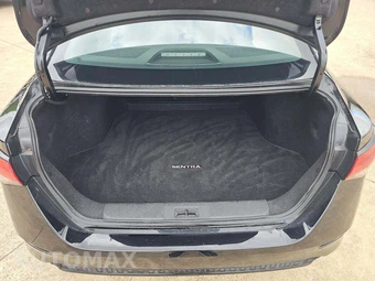 2025 Nissan Sentra SV – miniatura 14