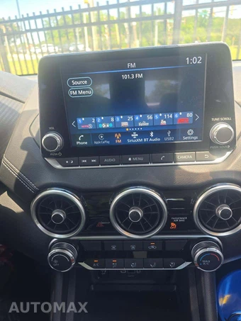 2025 Nissan Sentra SV – miniatura 9