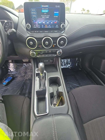 2025 Nissan Sentra SV - miniatura 10