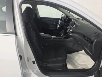 2025 Nissan Sentra SV - miniatura 8