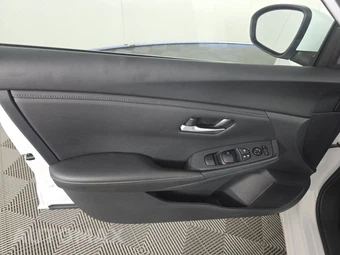 2025 Nissan Sentra SV - miniatura 9