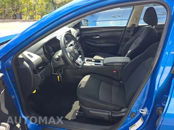 2025 Nissan Sentra SV – miniatura 7