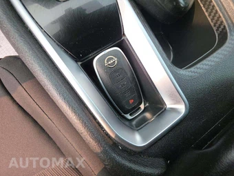 2025 Nissan Sentra SV – miniatura 8