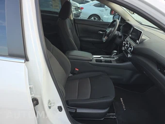 2025 Nissan Sentra SV - miniatura 8
