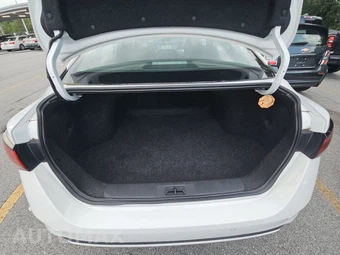 2025 Nissan Sentra SV – miniatura 16