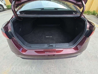 2025 Nissan Sentra SV - miniatura 10