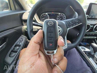 2025 Nissan Sentra SV – miniatura 8