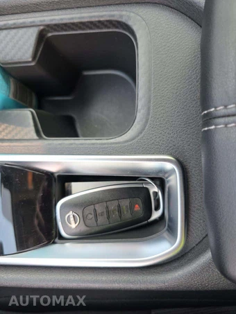 2025 Nissan Sentra SV – miniatura 8