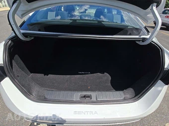 2025 Nissan Sentra SV - miniatura 11