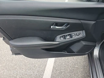 2025 Nissan Sentra SV – miniatura 9