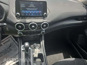 2025 Nissan Sentra SV – miniatura 7