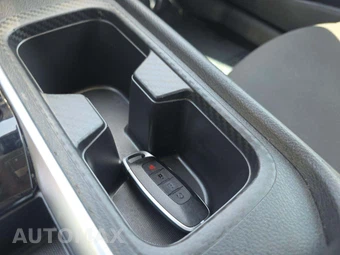 2025 Nissan Sentra SV – miniatura 8