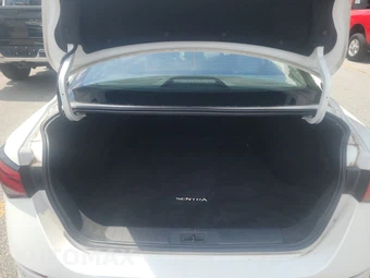 2025 Nissan Sentra SV - miniatura 16