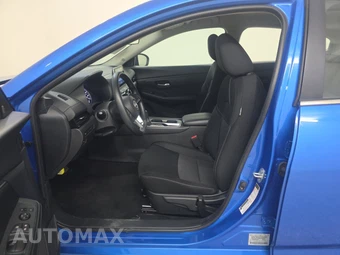 2025 Nissan Sentra SV – miniatura 7