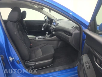 2025 Nissan Sentra SV – miniatura 8