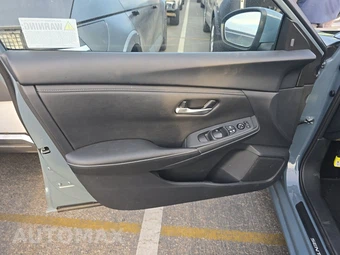 2025 Nissan Sentra SV - miniatura 9