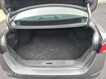 2025 Nissan Sentra SV – miniatura 14