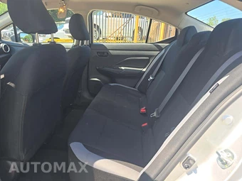 2025 Nissan Versa S – miniatura 13